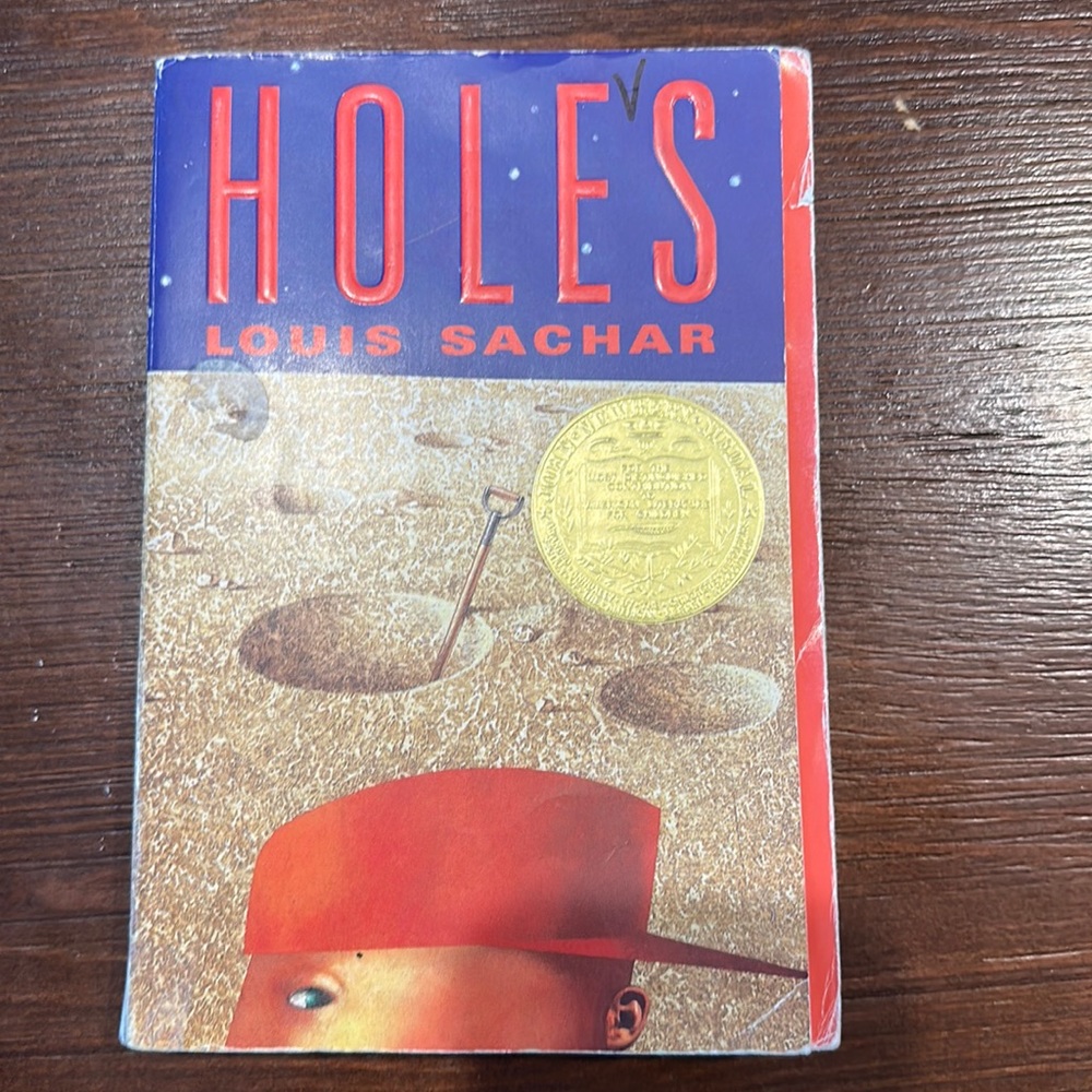📚4/$5📚 Holes paperback book by Louis Sachar